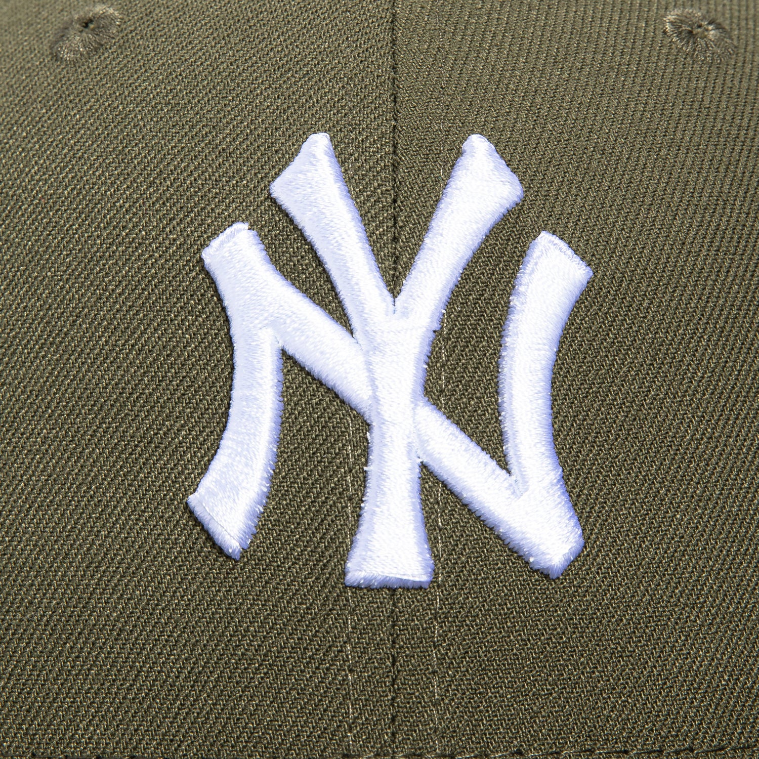 New Era New York Yankees Great Outdoors 1999 World Series Patch Hat Club Exclusive 59Fifty Fitted Hat Indigo/Olive