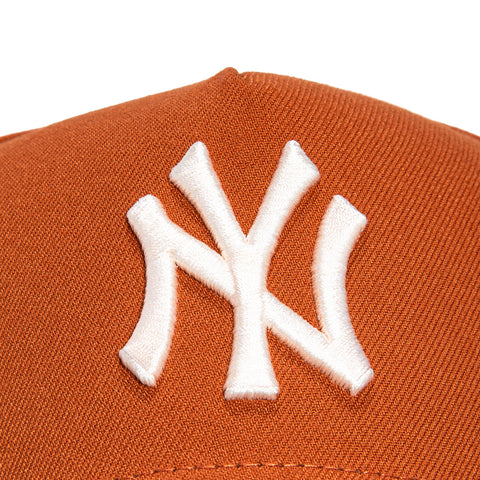 New Era 9Forty A-Frame Campfire Pack New York Yankees 2009 World Series Patch Snapback Hat - Burnt Orange, Brown