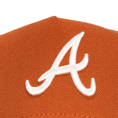 New Era 9Forty A-Frame Campfire Pack Atlanta Braves 1999 World Series Patch Snapback Hat - Burnt Orange, Brown