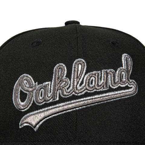 New Era 59Fifty Oakland Athletics Rickey Henderson Field Patch Script Hat - Black, Metallic Silver