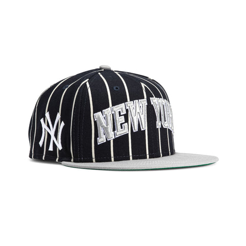 New Era Black/Gray Las Vegas Raiders Pinstripe City Arch 9FIFTY Snapback Hat